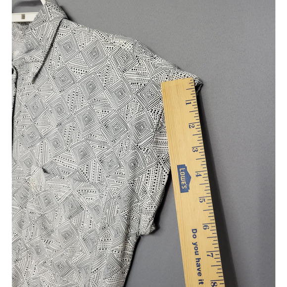 Old Navy Romper Womens Medium Geometric Print Button Front Shorts Rayon Playsuit - Picture 11 of 14